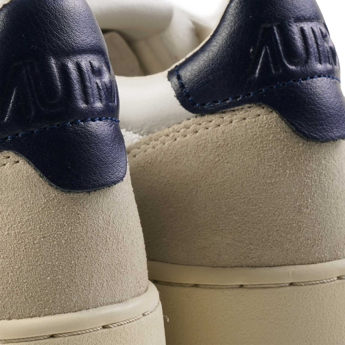 Autry Medalist Low Sneaker - White/Navy