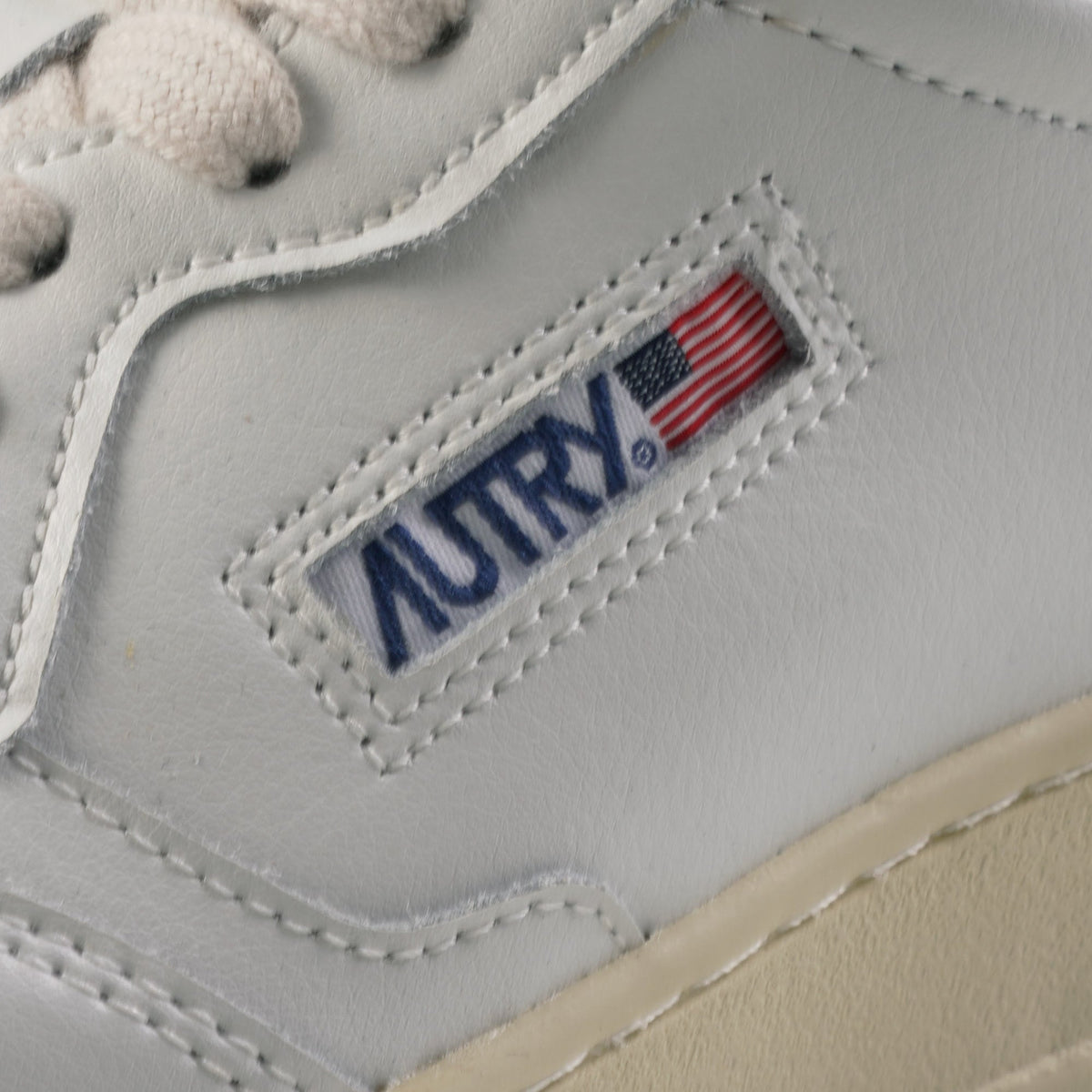 Autry Medalist Low Sneaker - White/Green