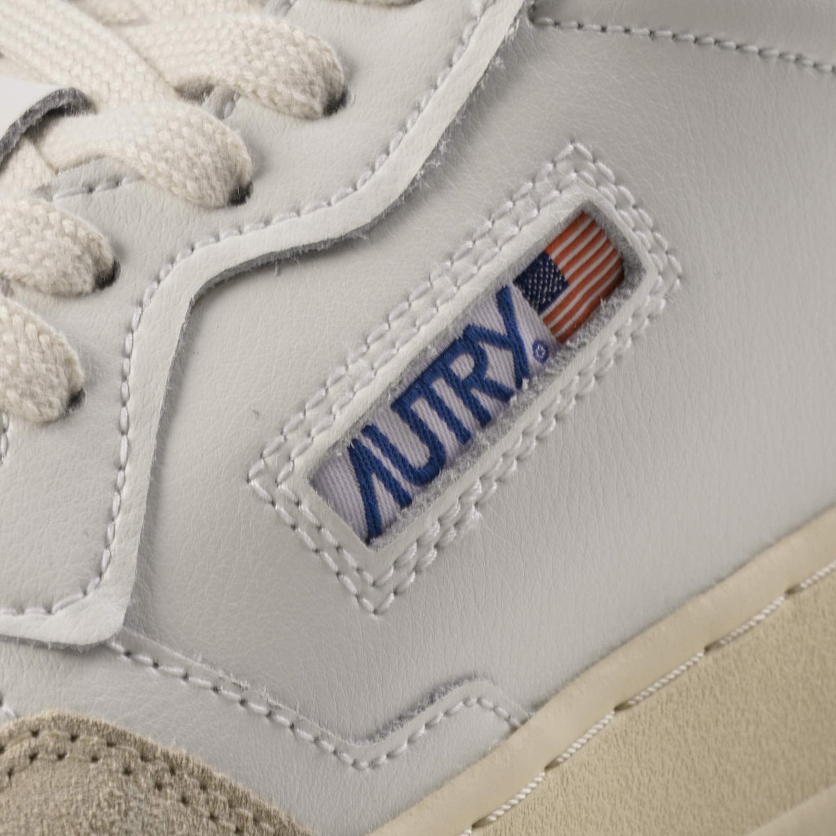 Autry Medalist Low Sneaker - White/Green